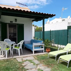 Bungalow With Private Garden Nex To Yumbo Center Сasa de vacaciones